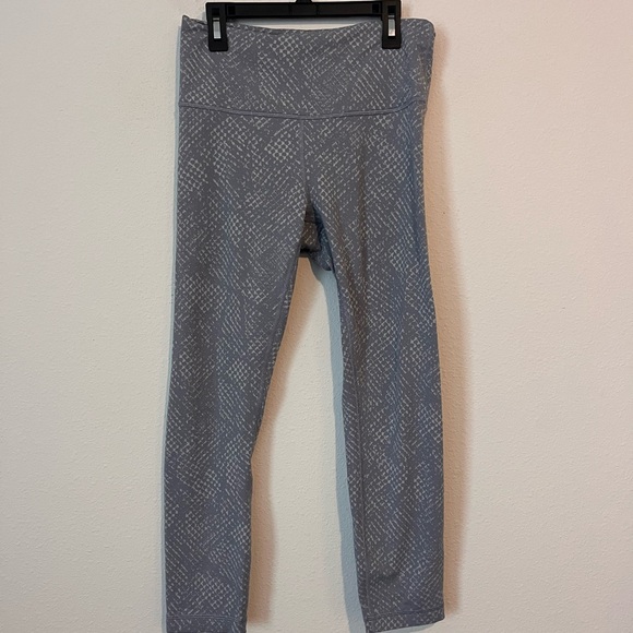 LULULEMON Light Blue Wunder Under High Rise Crop 23” Luxtreme Leggings - Picture 2 of 6